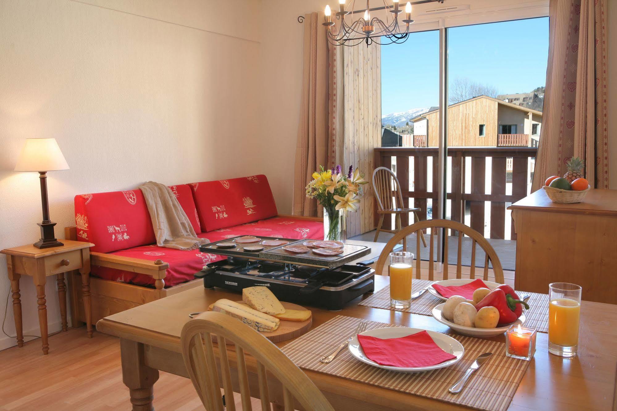 Residence Nemea Les Chalets Du Belvedere Font-Romeu-Odeillo-Via Kültér fotó